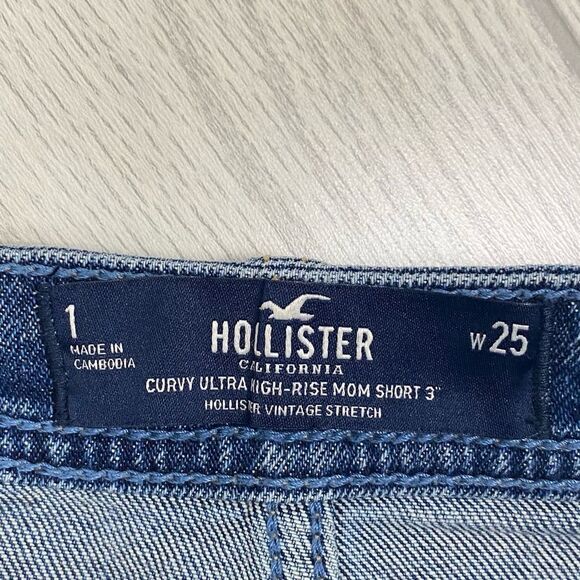 Hollister | Button Fly Distressed Curvy Ultra High Rise Mom Short Size 25 / 1 - Picture 5 of 5